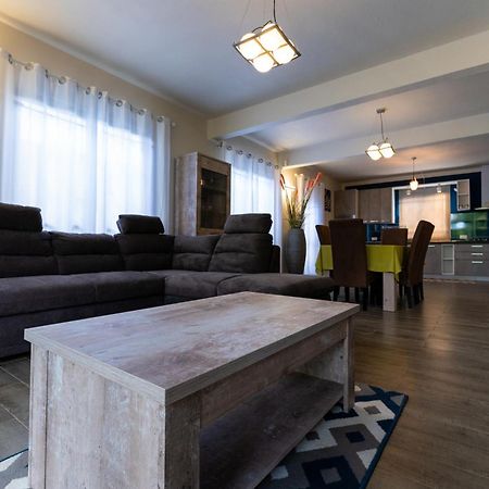 Preety Blue Residence Villas غراند بايَ المظهر الخارجي الصورة