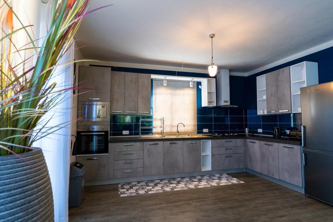 Preety Blue Residence Villas غراند بايَ المظهر الخارجي الصورة