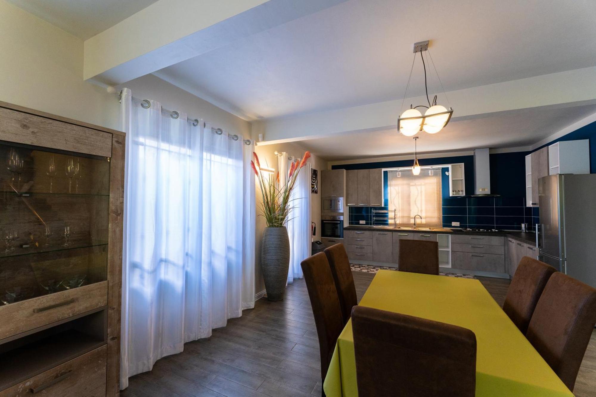 Preety Blue Residence Villas غراند بايَ المظهر الخارجي الصورة